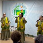 Бөтүҥ талааннара «Күөх ыллыкка» ыалдьыттаатылар.